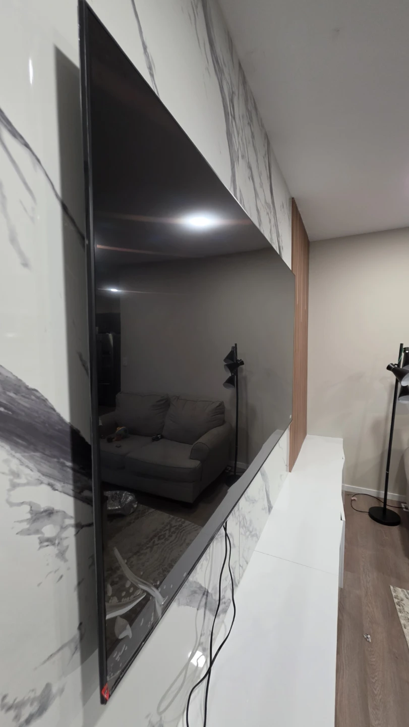85 inches Samsung Smart TV - photo 5