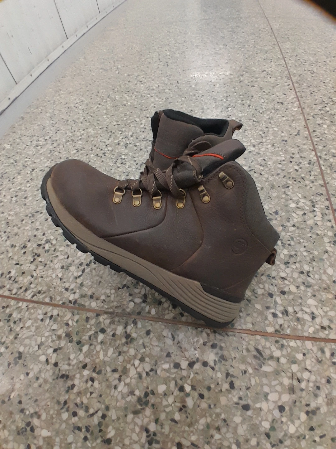 Tarantula Brown Hiking Boots Men's Size 11. - photo 3