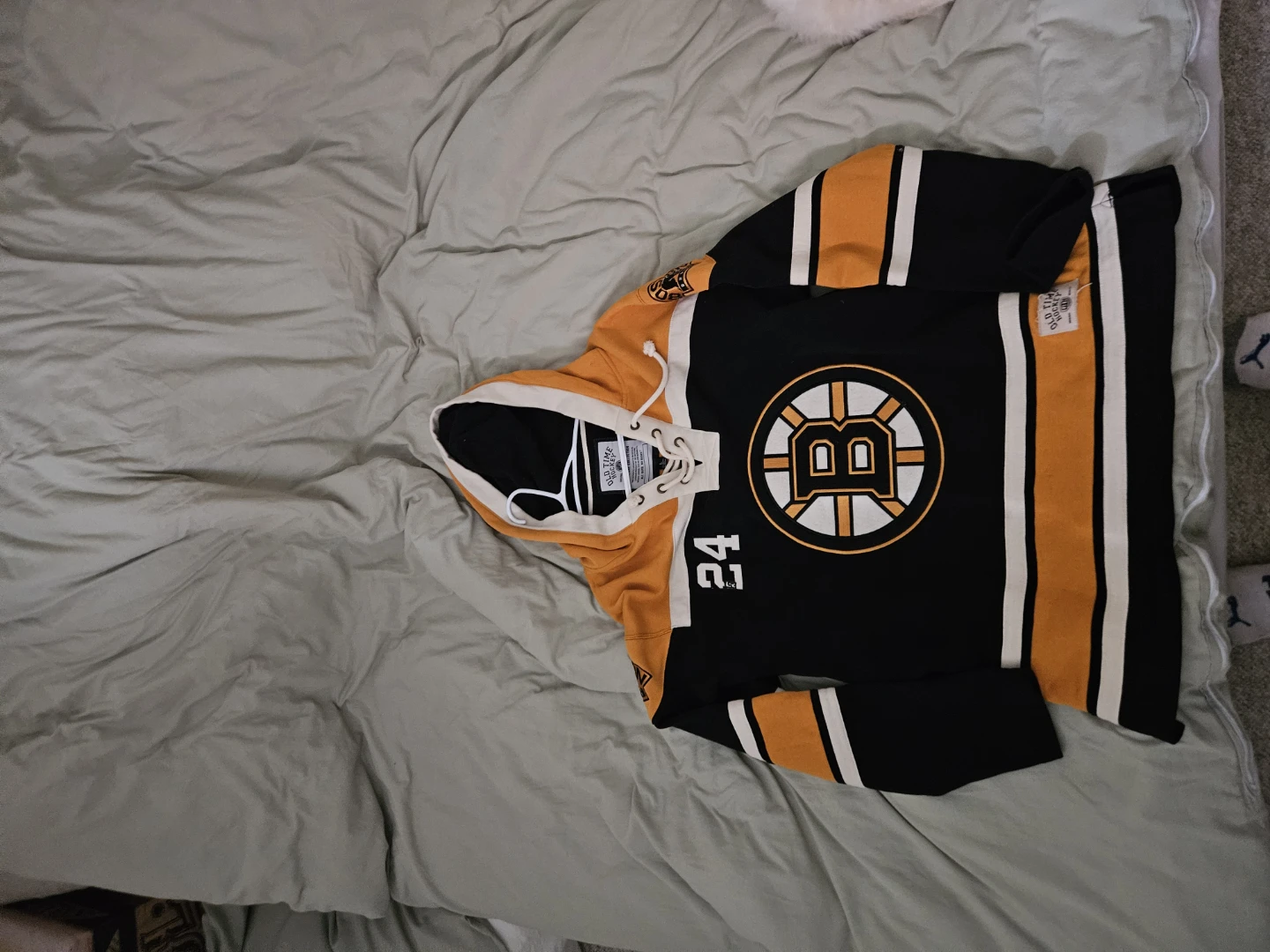Boston Bruins pond hockey sweater