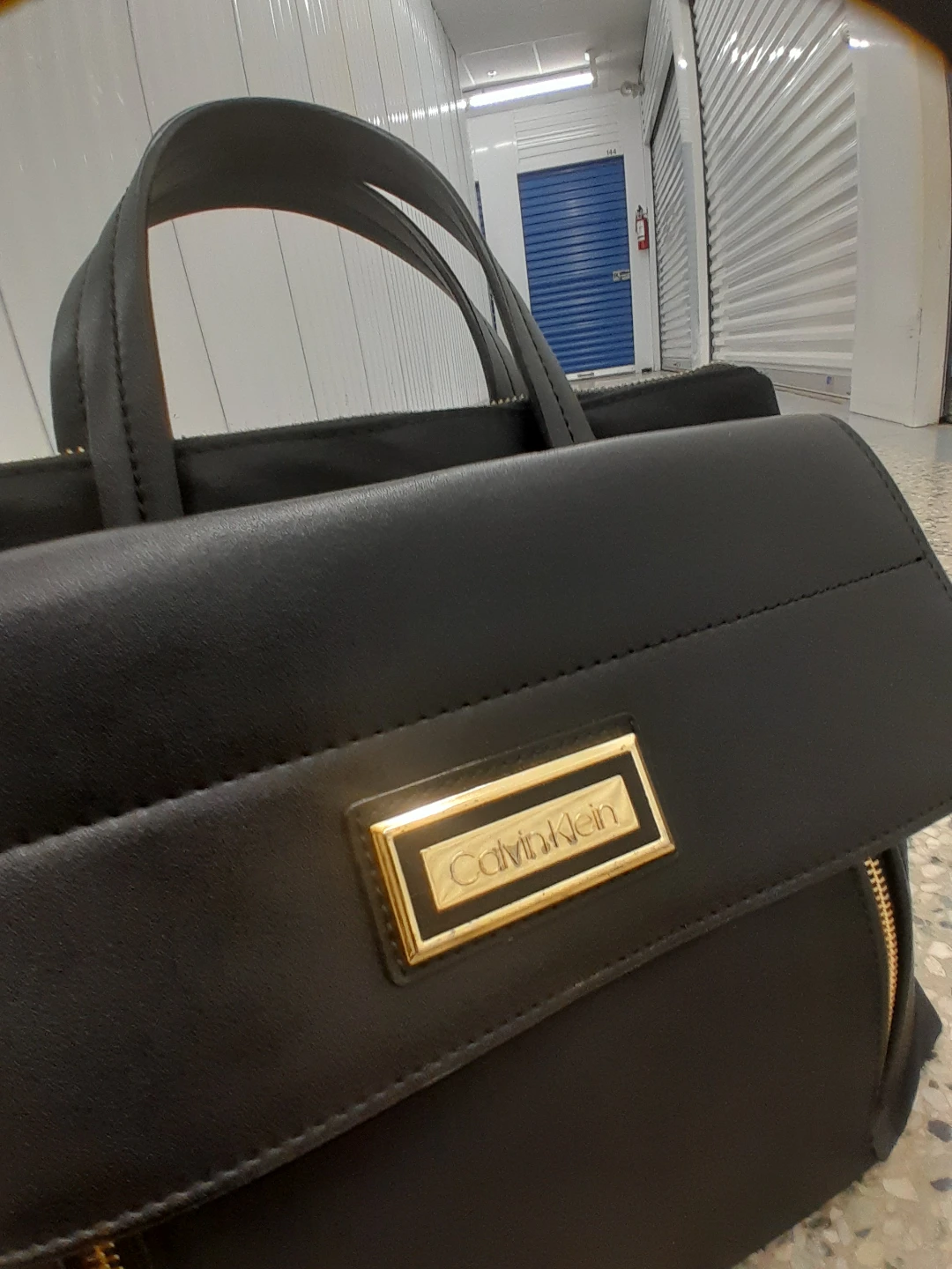 Calvin Klein Black Handbag Backpack Medium - photo 2