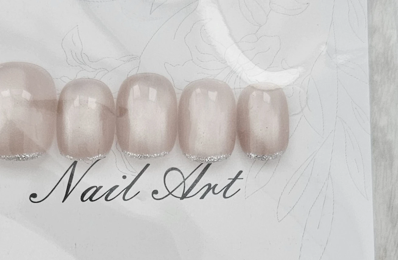Press-on Nail Art Set