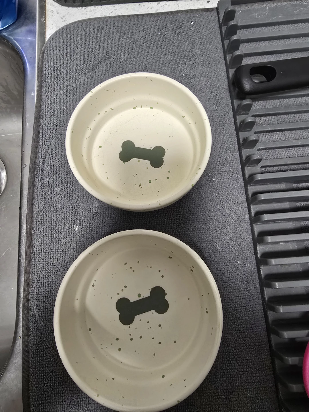 Pet dishes
