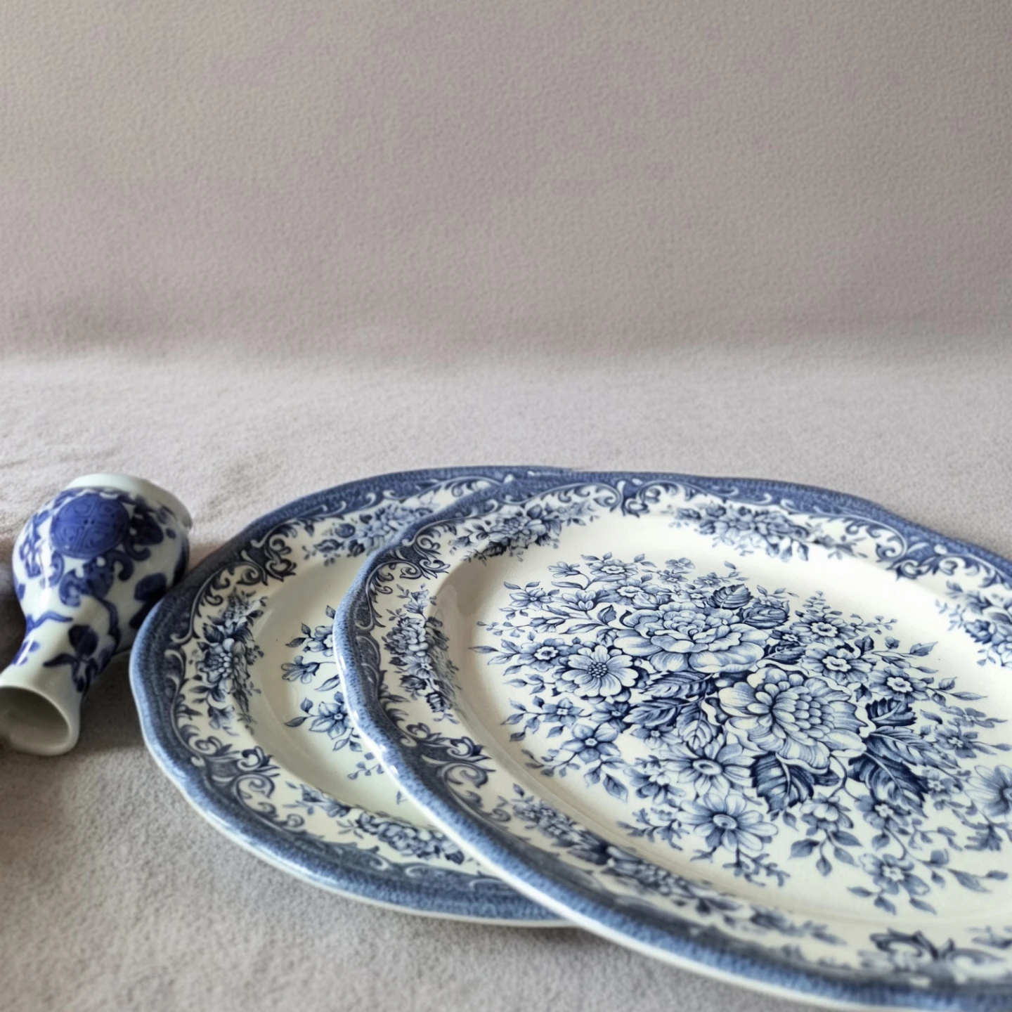 Vintage J&G Meakin Avondale Blue & White Ironstone Set - photo 2