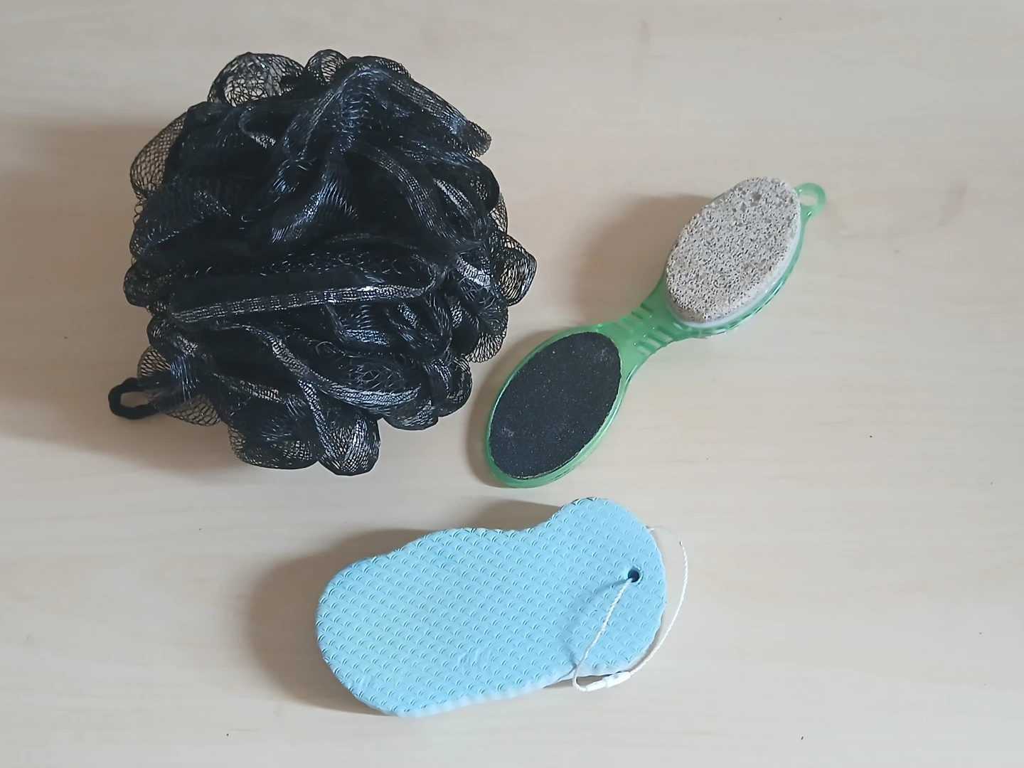 Set of 3 Bath and Foot Care Accessories - photo 2