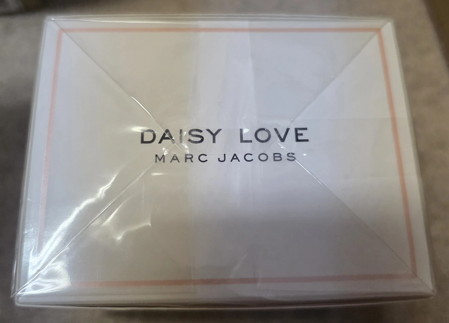 Marc Jacobs Daisy Love Eau de Toilette 30ml - Brand New - photo 3