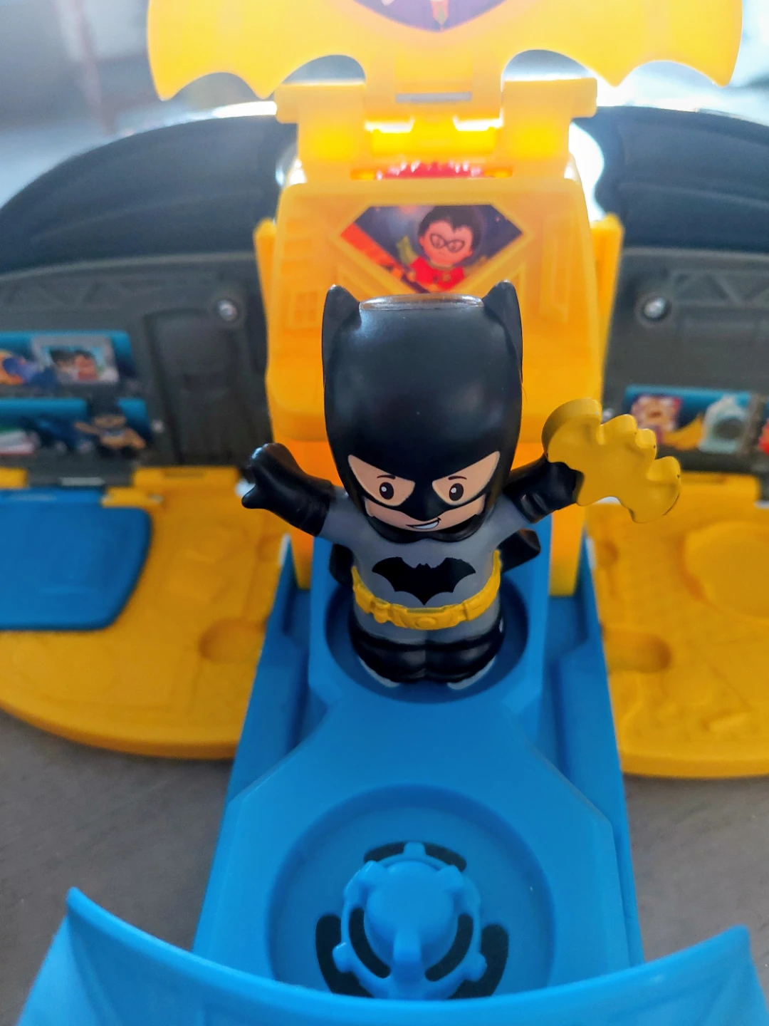 Fisher-Price Little People Batman Batmobile and Playset - photo 3