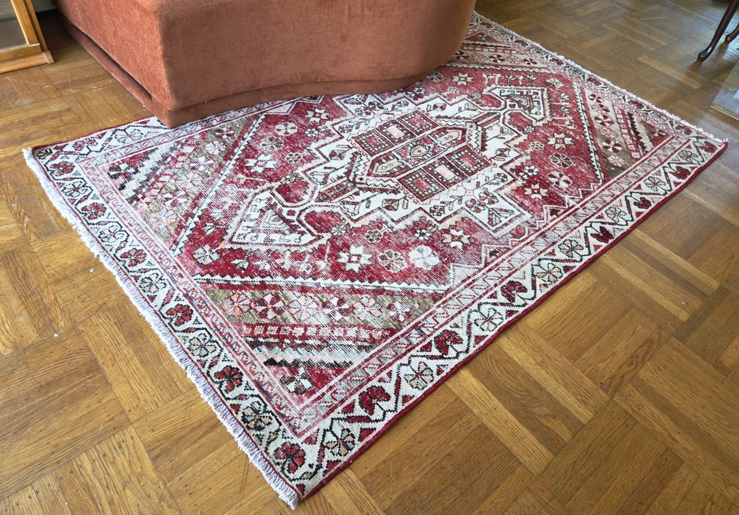 Vintage Hand-Knotted Persian "Shiraz" Wool Area Rug - photo 3