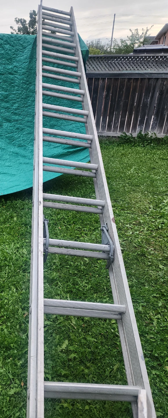 Aluminum Extension Ladder - photo 3