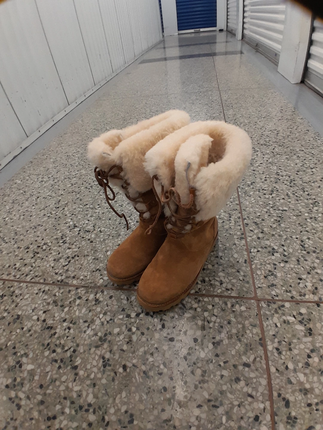 UGG Suede Shearling Lace-Up Boots Women's Size 7 - photo 3