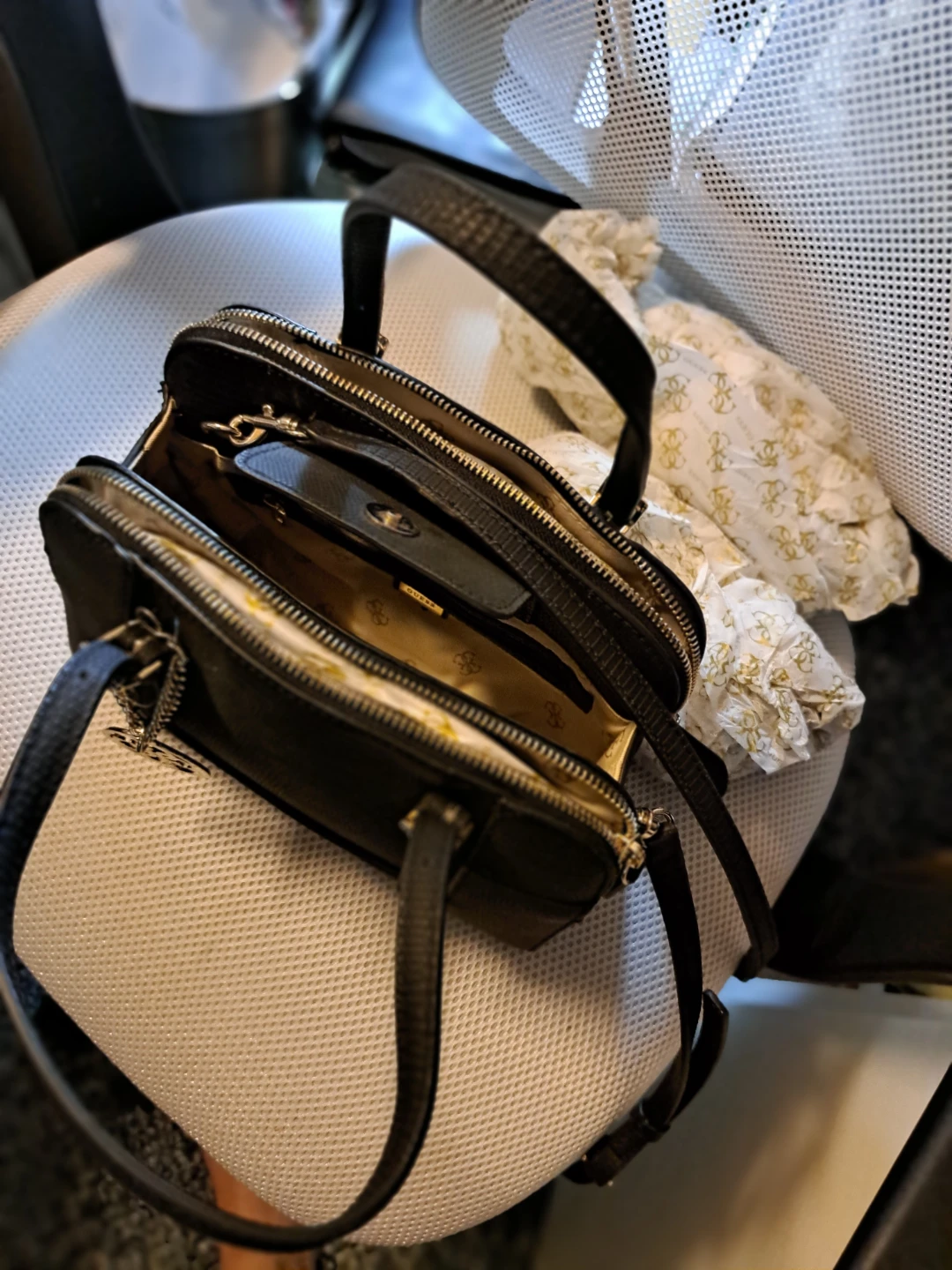 Guess Black Handbag - photo 2