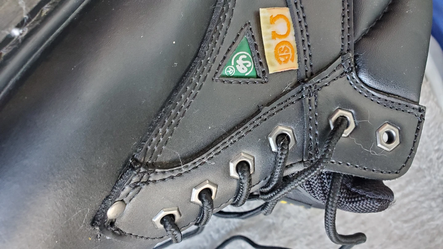 Altra Steel Toe Boots – Size 8 –Pickup in Scarborough - photo 4
