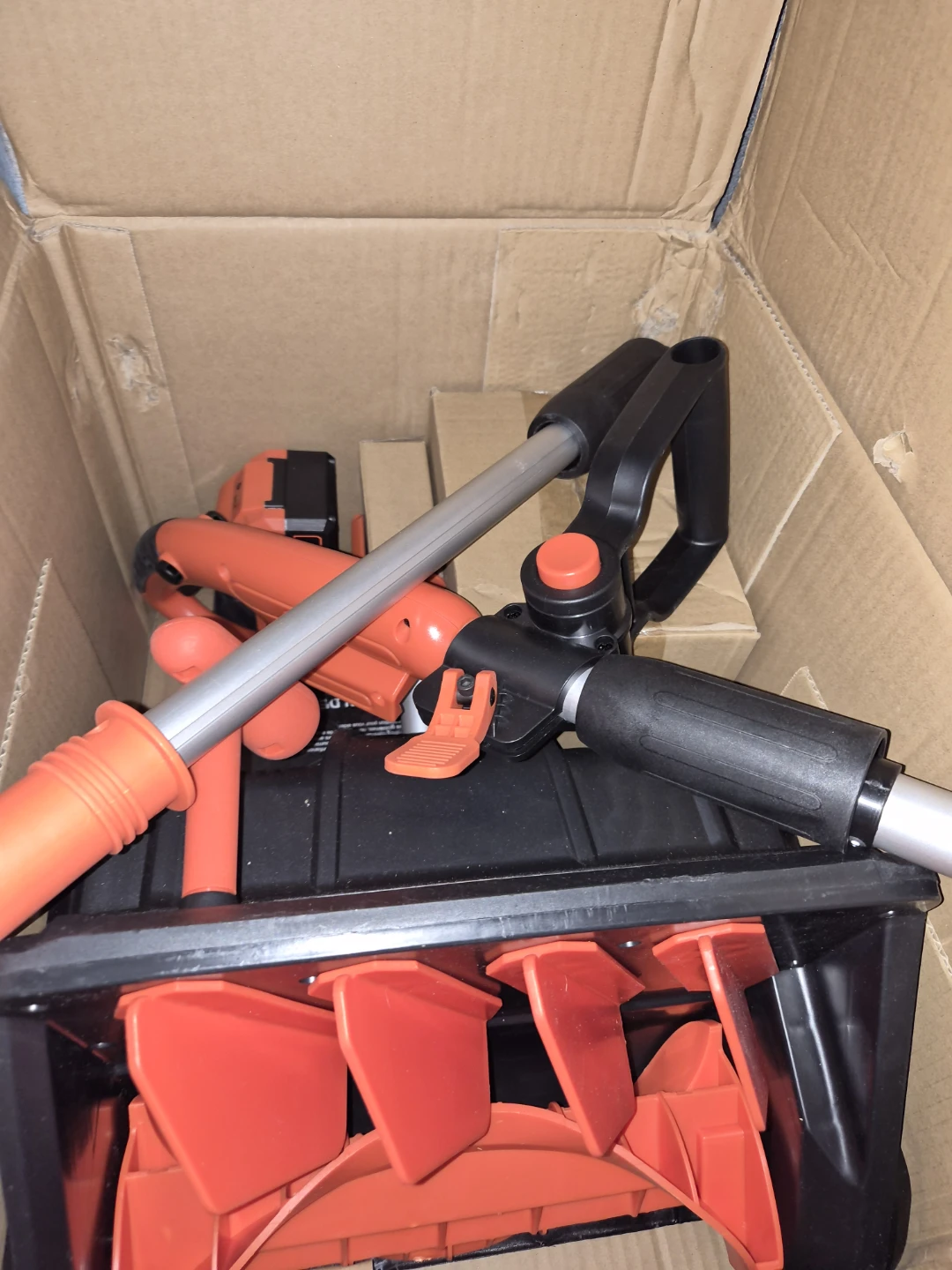 Voltask 24V Cordless Snow Shovel - photo 2
