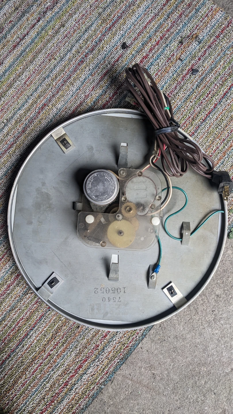 Vintage Standard Electric Wall Clock - photo 2
