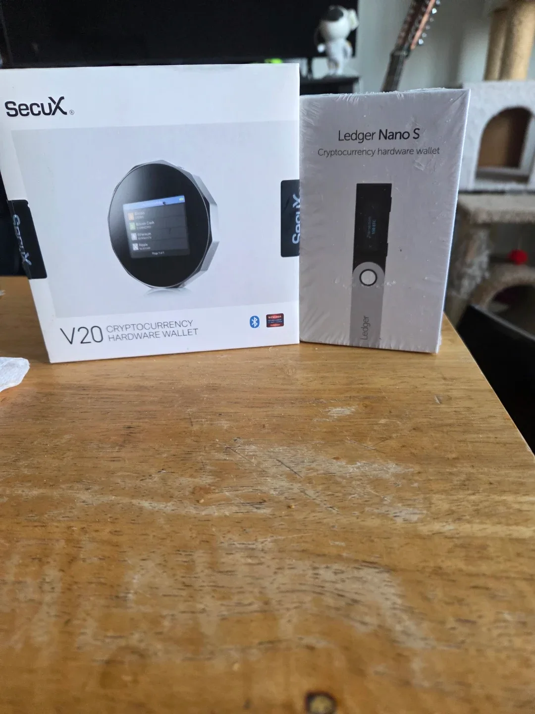SecuX V20 and Ledger Nano S Hardware Wallets