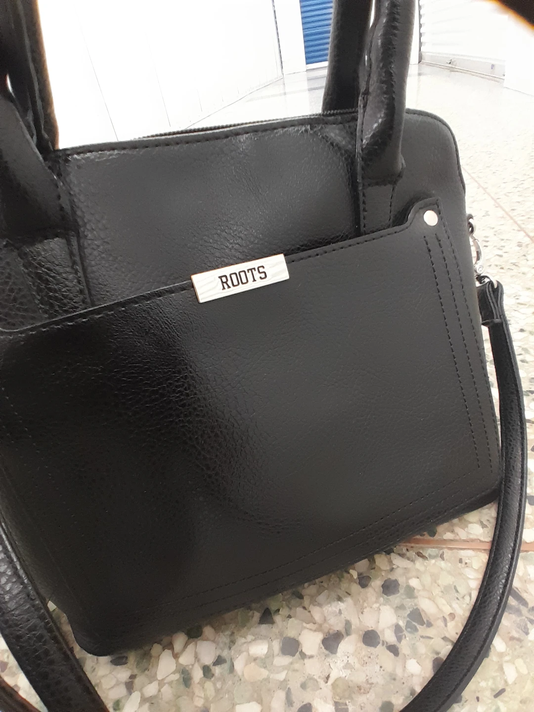 Roots black handbag Women's  25x20 - photo 2