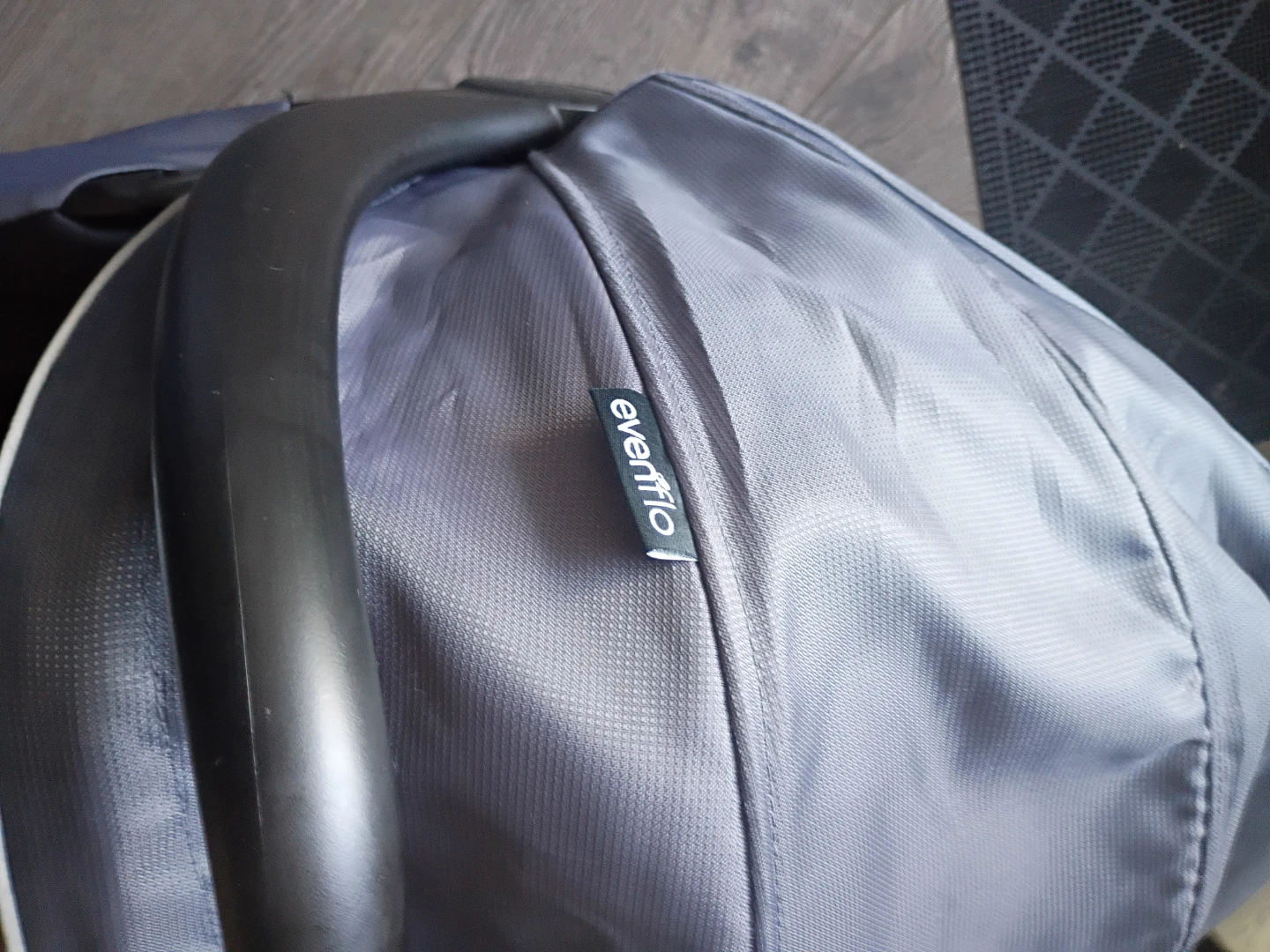 Evenflo Infant Car Seat with Base - photo 2