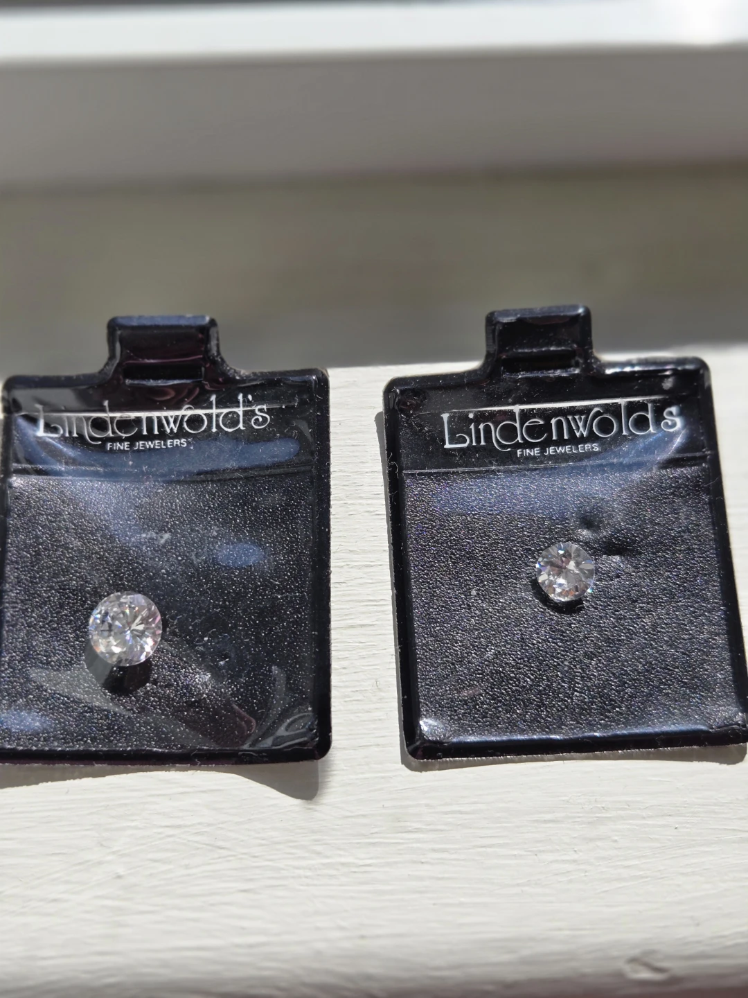 New.Two Lindenwolds Fine Jewelers loose stones