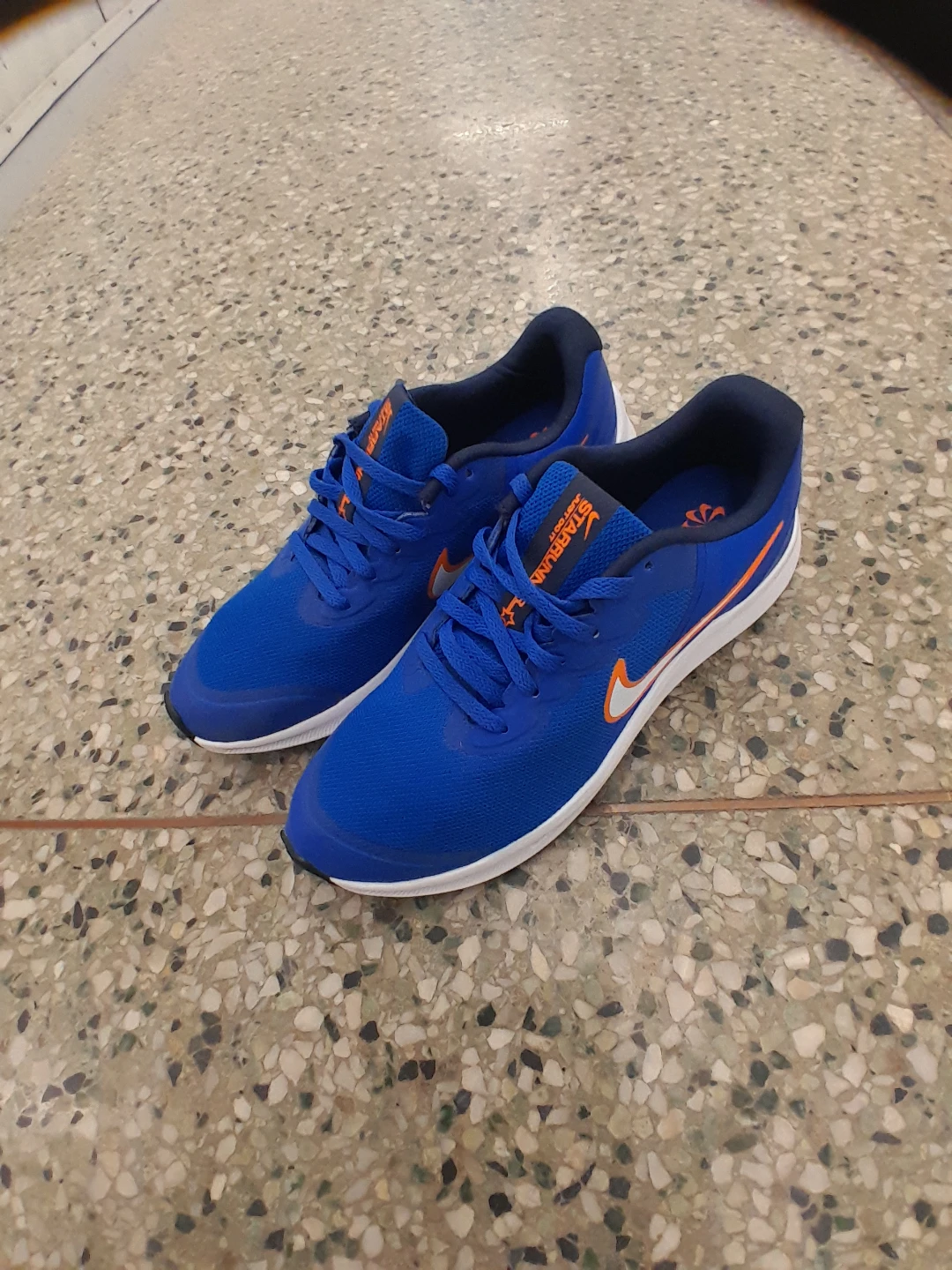 Nike Running Shoes  For boys/Teens Size 5 - photo 4