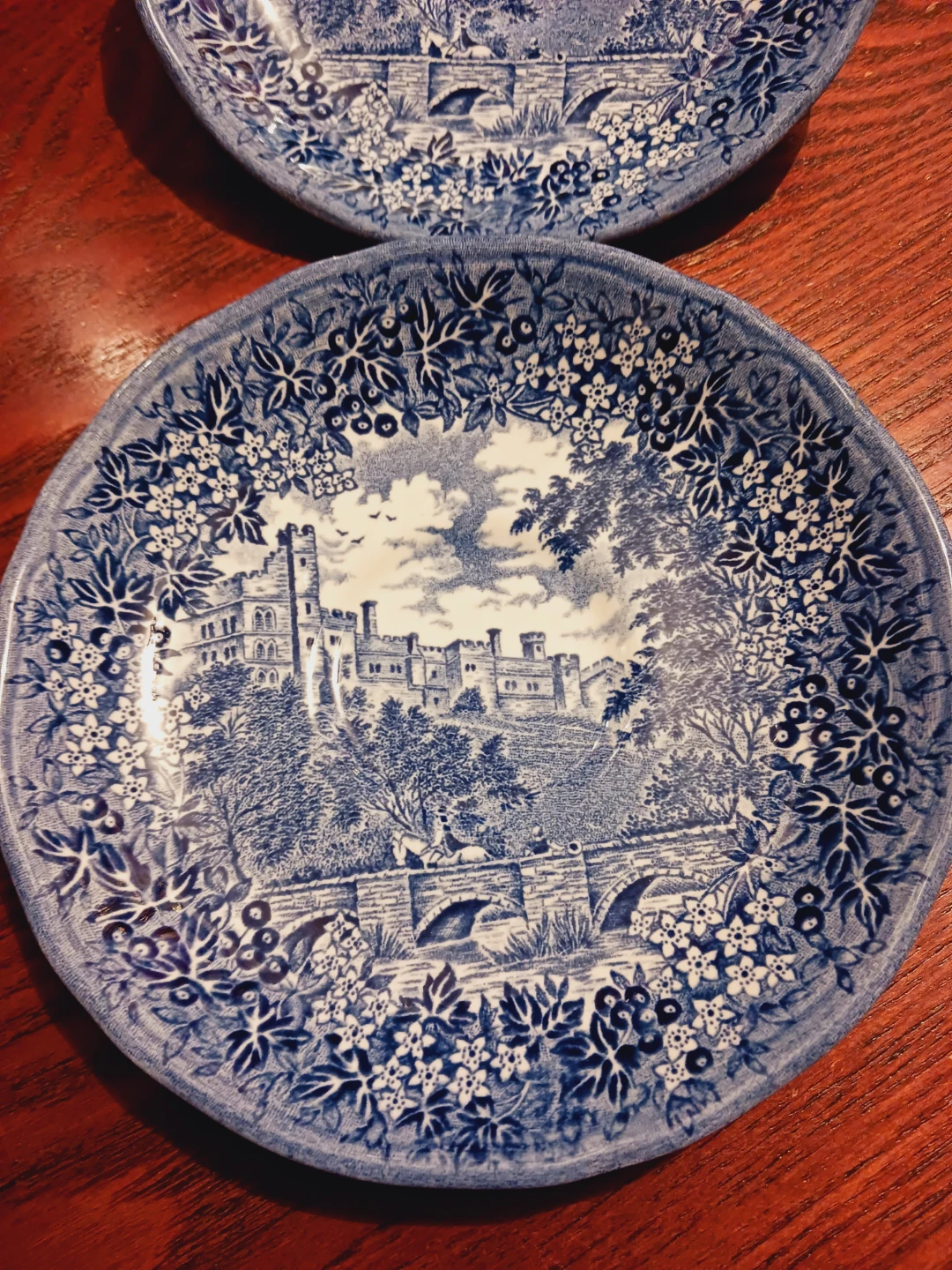 Set of 2 Vintage Blue and White Decorative Plates - photo 3