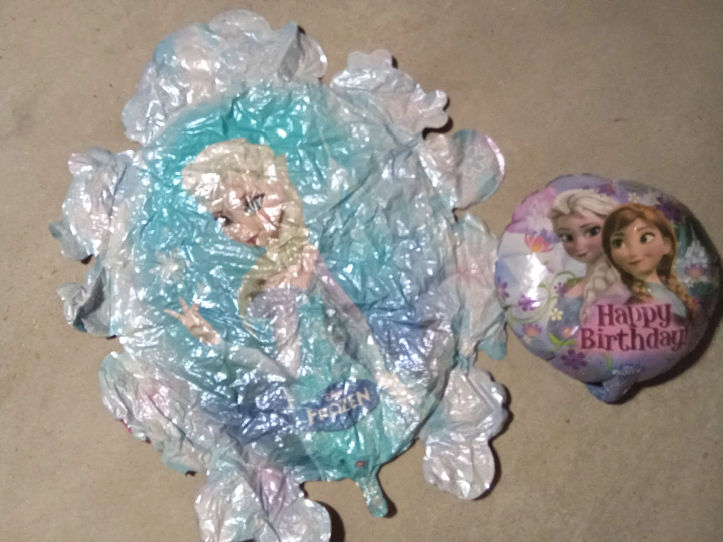 FREE Disney Frozen Foil Balloons Set with any purchase