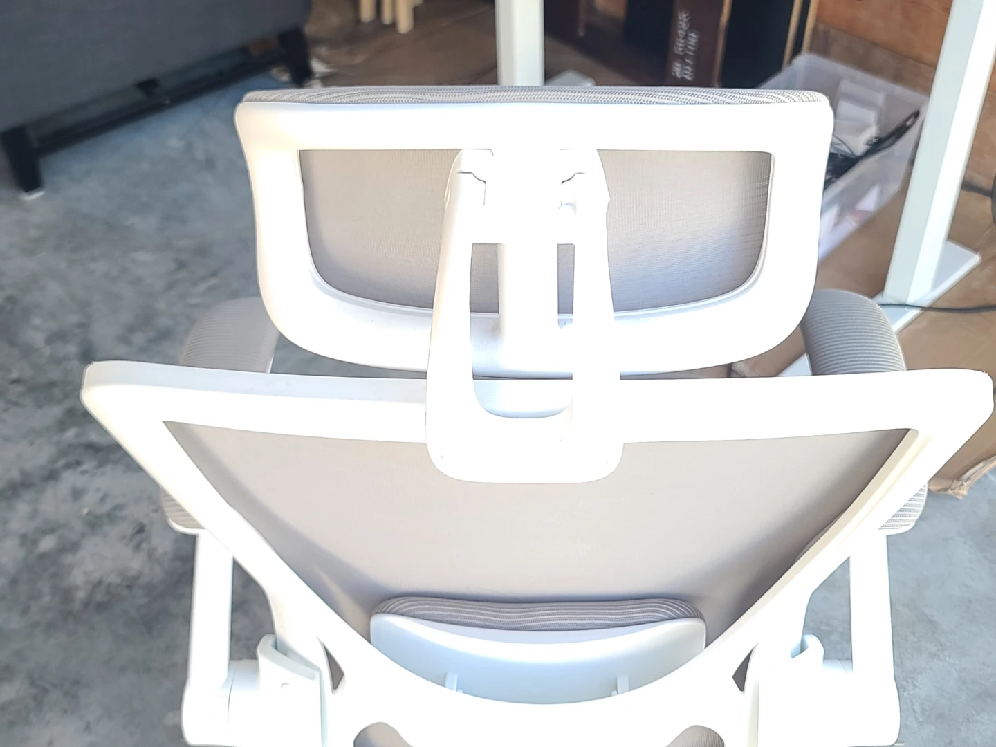 White ergonomic office chair with headrest - photo 5