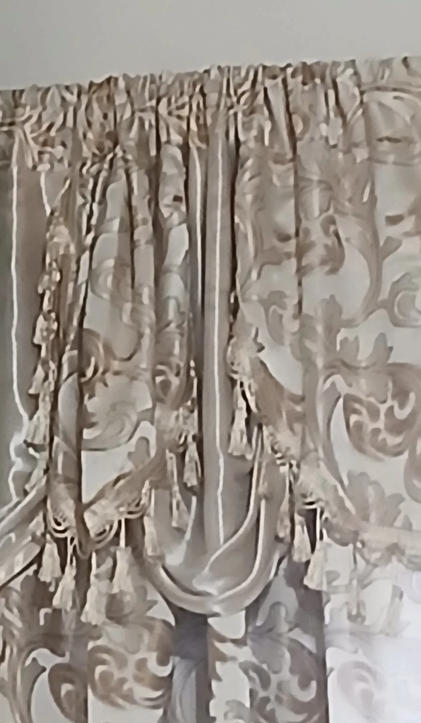 Beige Damask Pattern Curtains with Tassel Trim🏈
