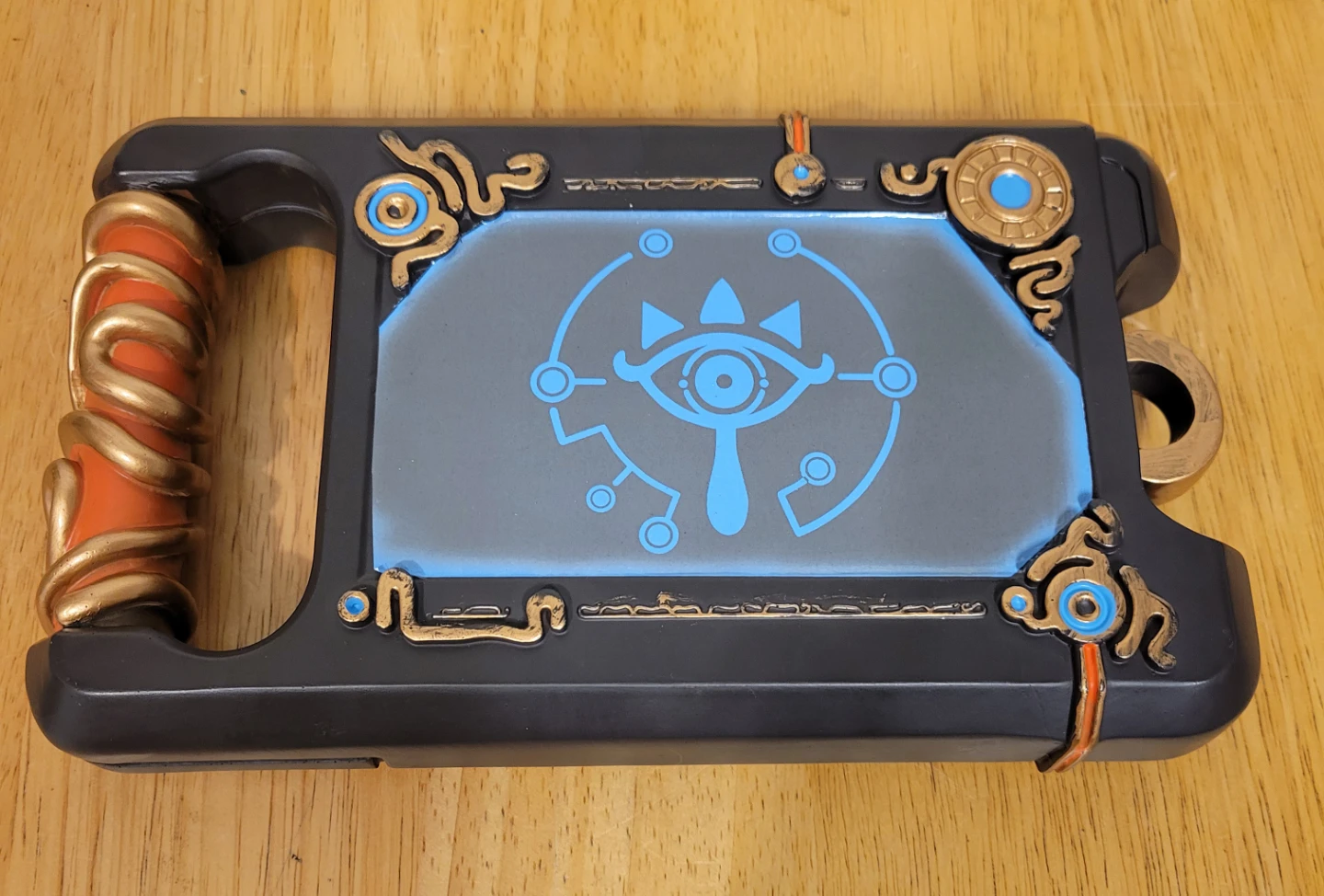 The Legend of Zelda Sheikah Slate Resin Props Collectible - photo 2