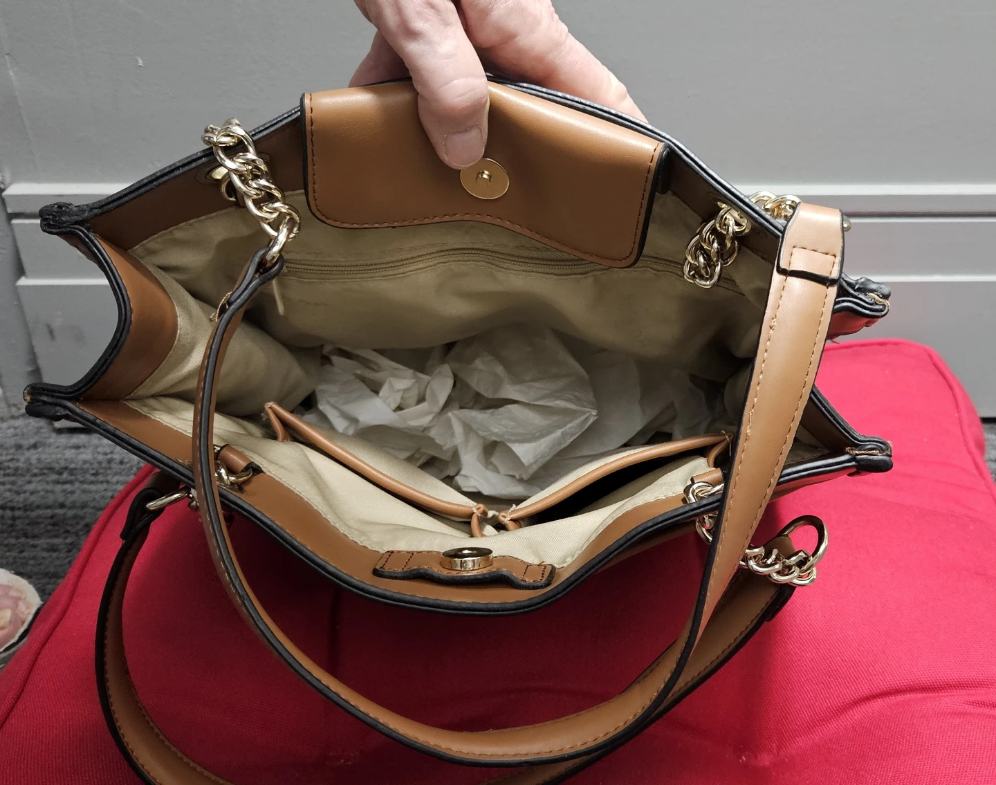 Jones New York signature handbag - photo 4