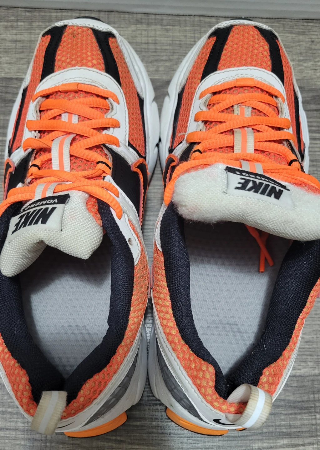 Nike Vomero 5 Sneakers Orange/White Size 6Y - photo 4