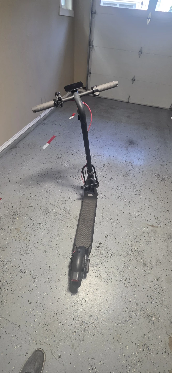 NAVEE V40I Electric Scooter - photo 3