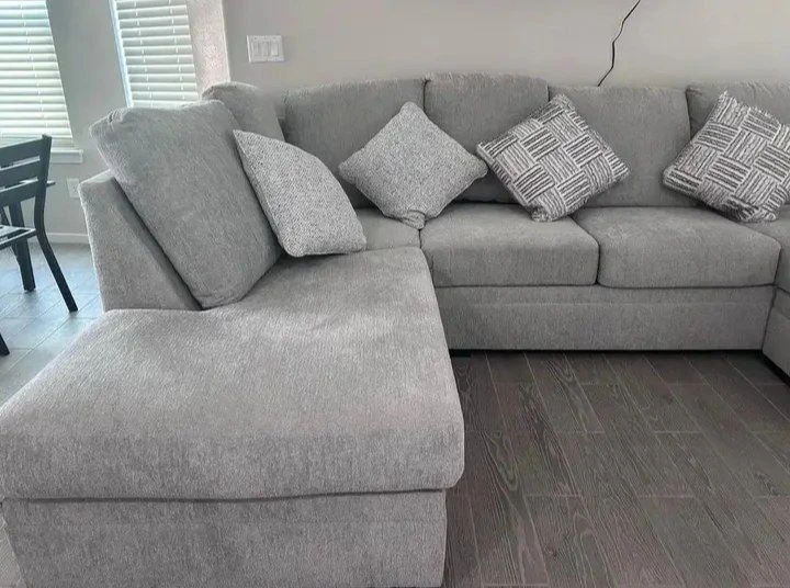 Modern sectional couch - photo 3