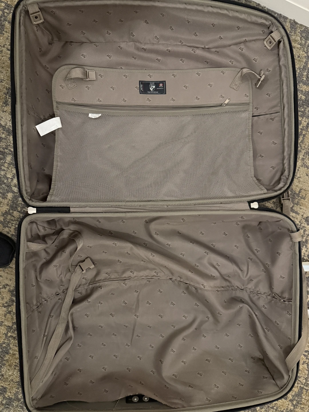HEYS Large Rolling Suitcase / Luggage – Black & Grey - photo 4