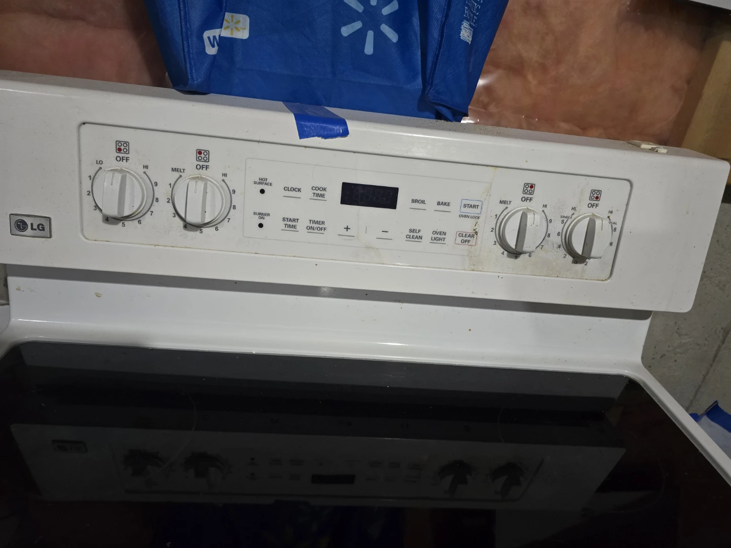 LG White Electric Range Stove - photo 2