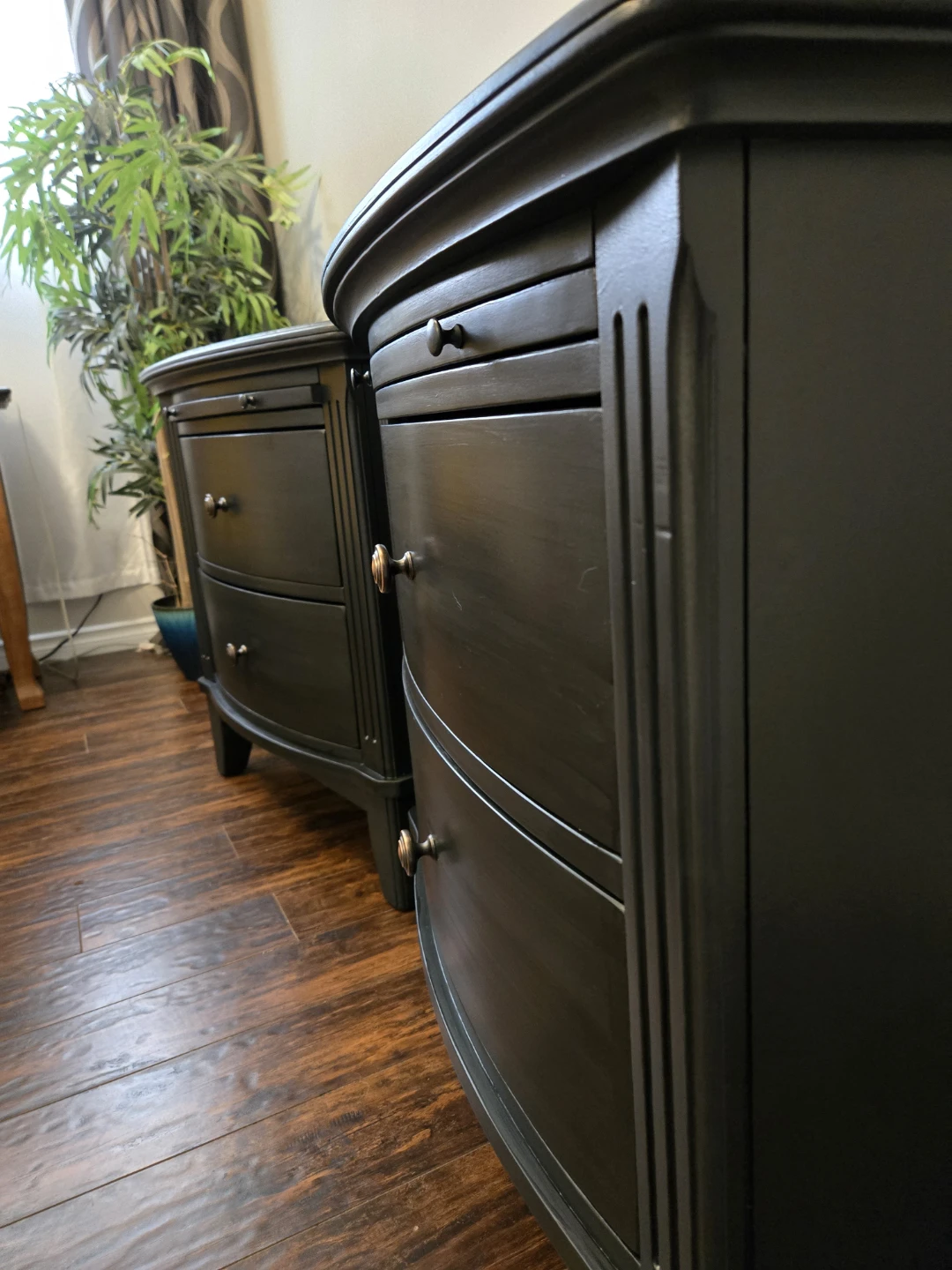 Refinished Bow-Front Nightstands  Walnut & Matte Black - Pair - photo 5