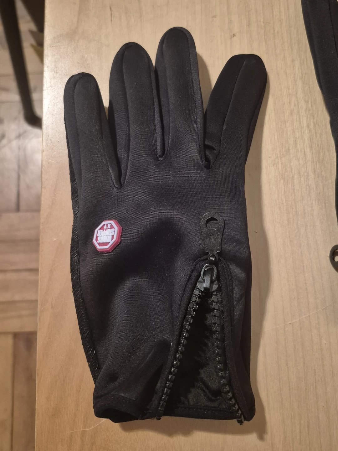 HKXY Black Windproof Zippered Gloves - photo 3