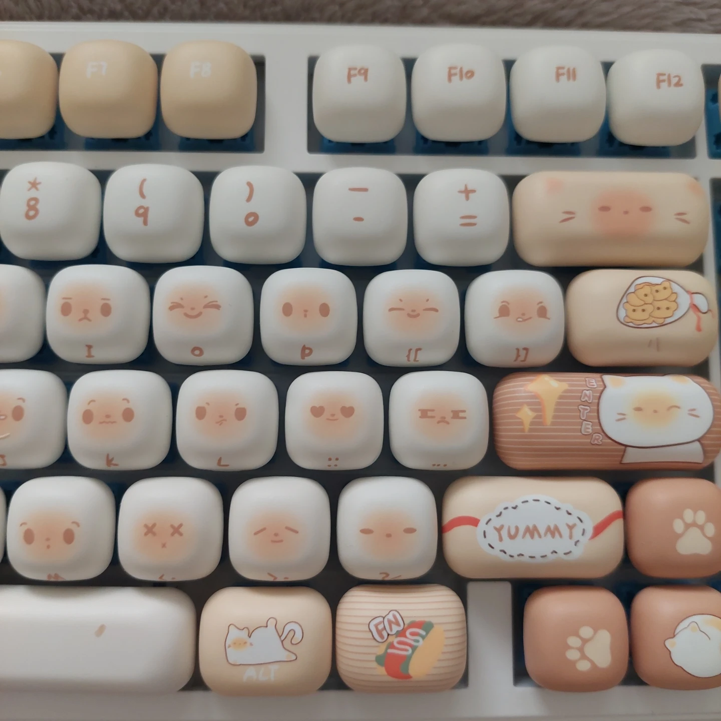 Aula F99 Pro mechanical keyboard + bread cat MOG keycaps - photo 2