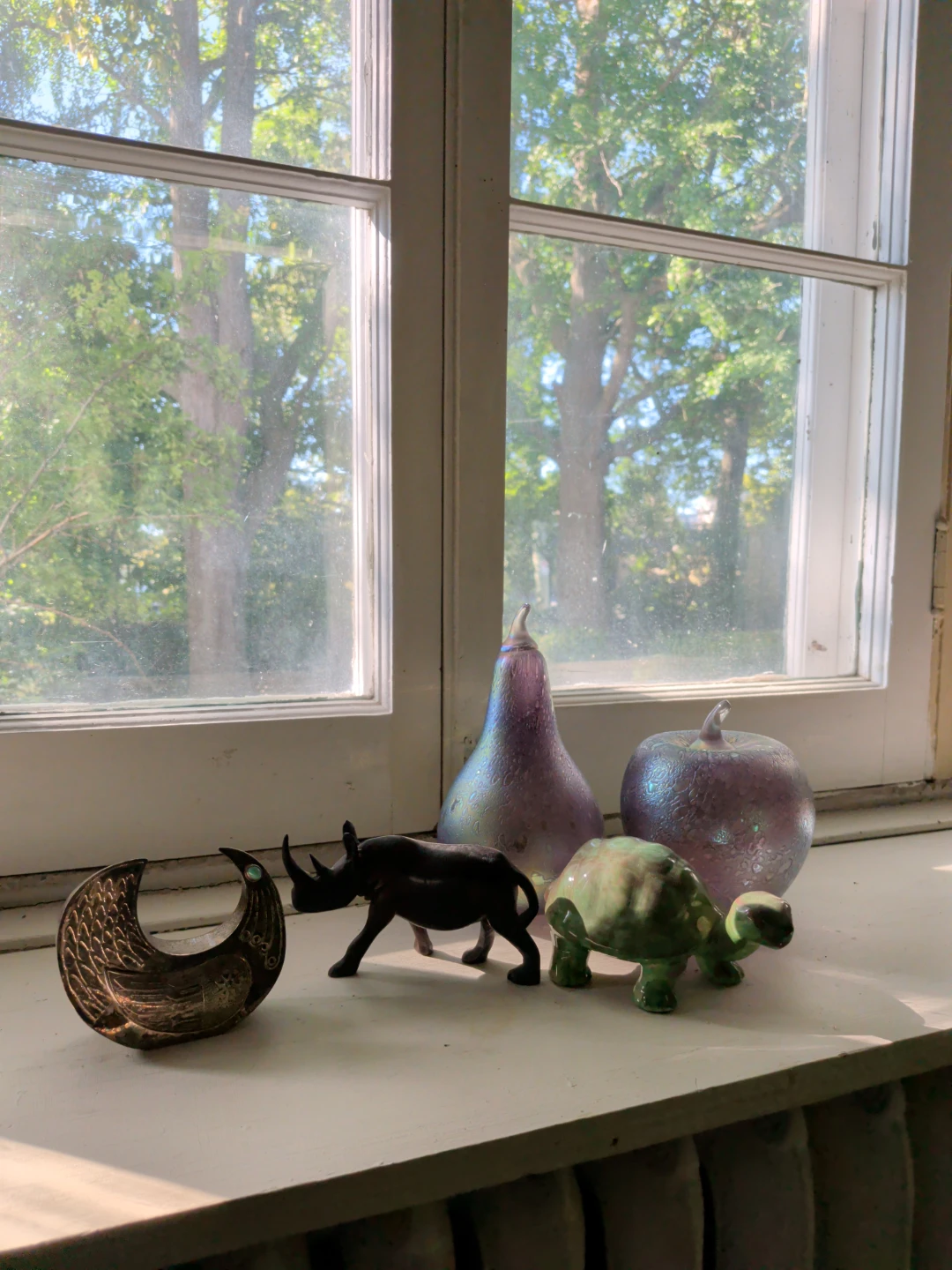 Assorted decorative figurines set