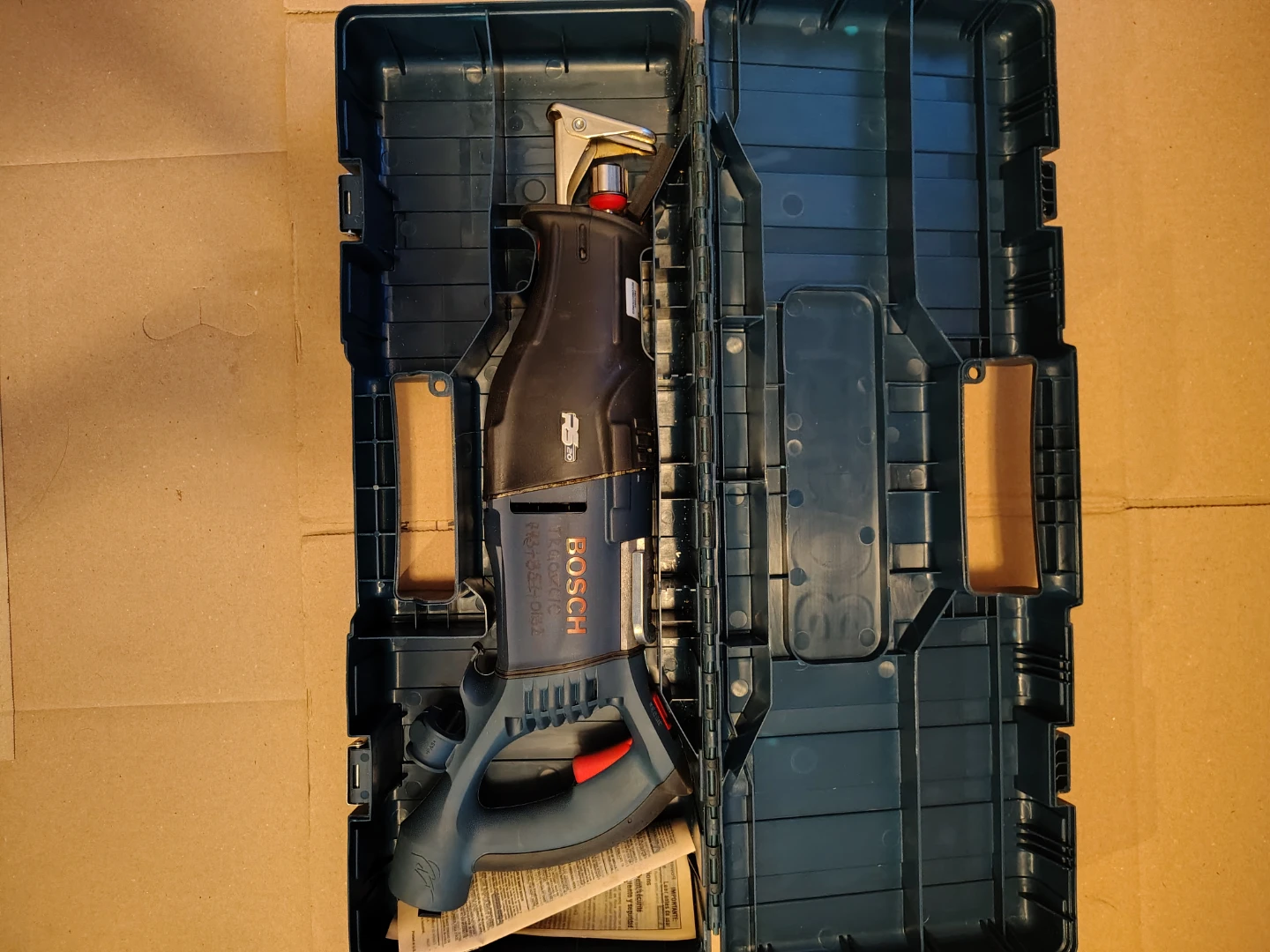 Bosch Reciprocating Saw with Carrying Case - photo 3