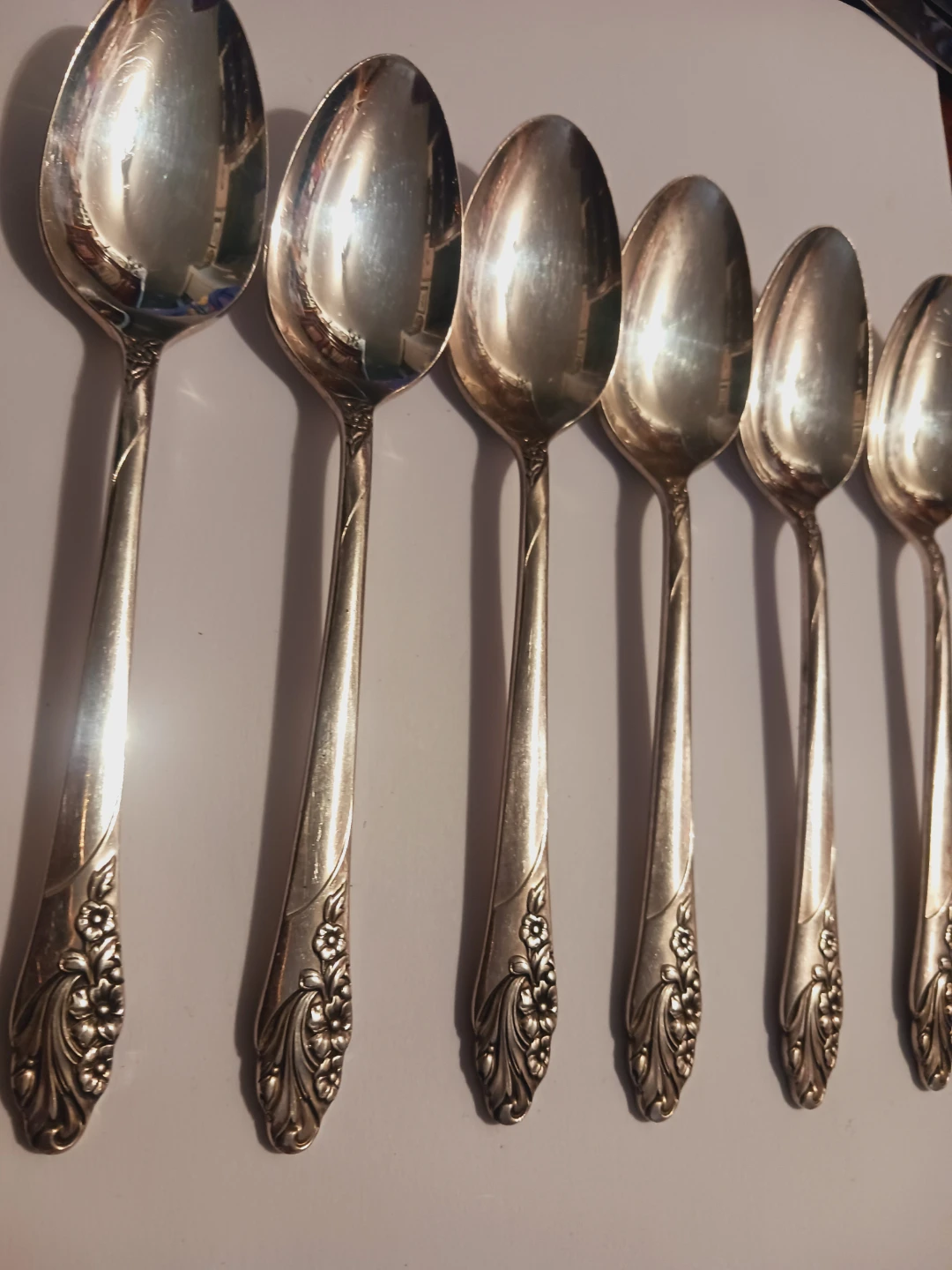 Set of 6  × Oneida Community Silver Plated Floral dessert Spoons - photo 3