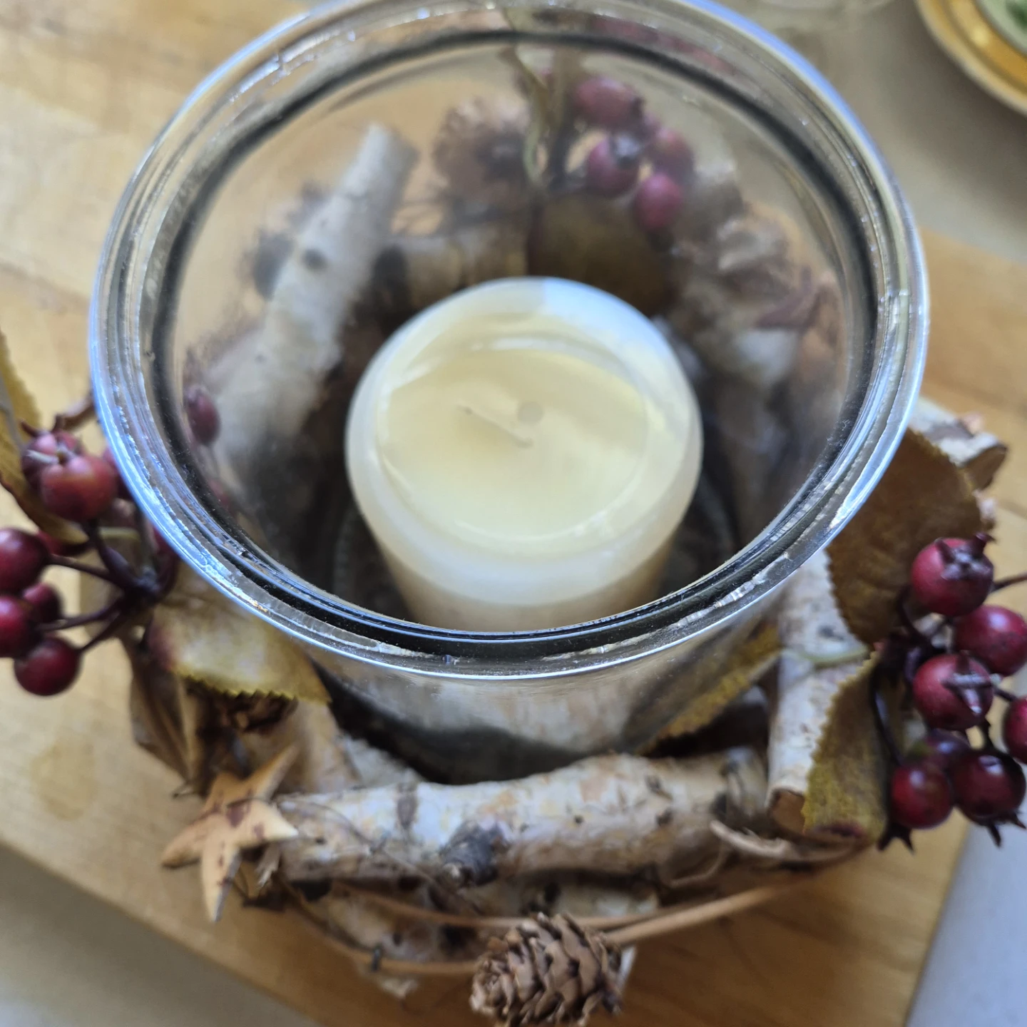 Rustic Birch Wood Candle Holder with Berries - photo 2