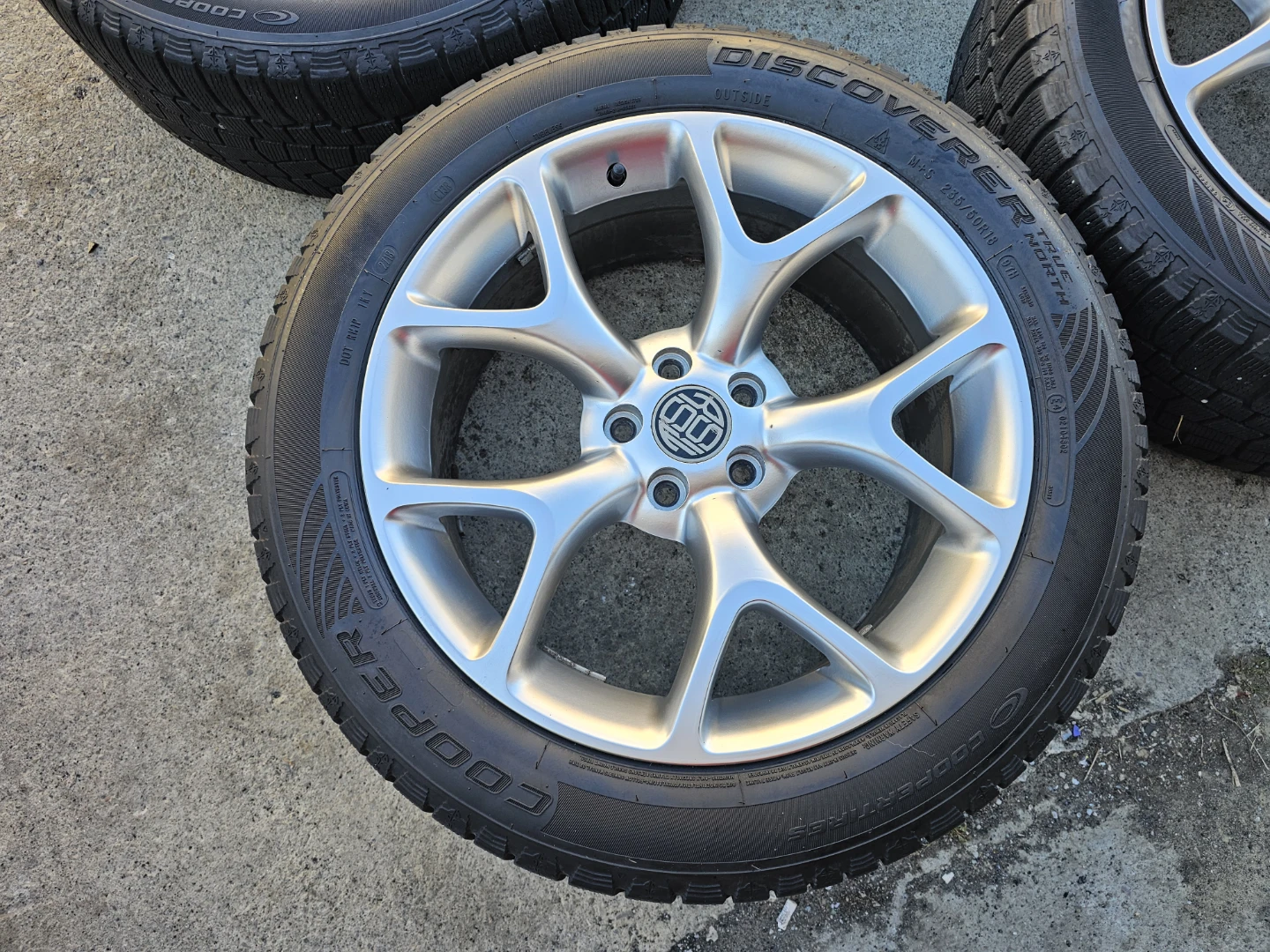 FORD ESCAPE WINTER TIRES ON RIMS 235/50 R18
