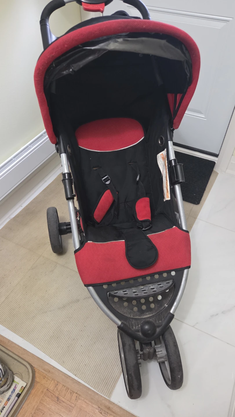 Graco 3-Wheel Stroller Red and Black - photo 3