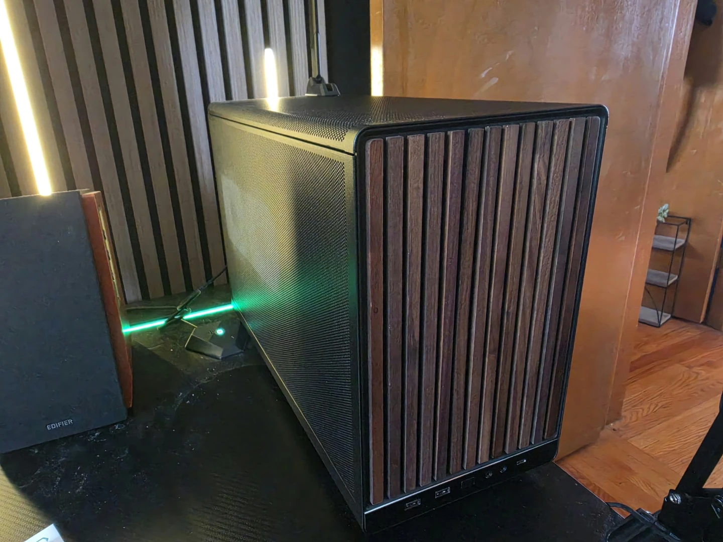 Custom Gaming PC Ryzen 5 76000X3D/RX 9060 XT
