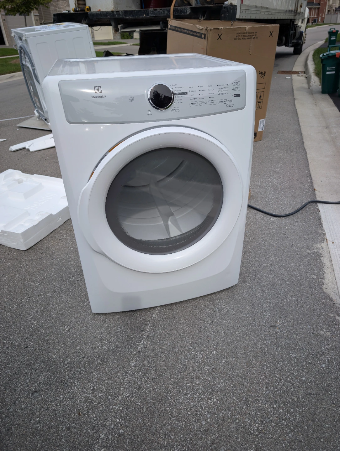 Electrolux electric dryer for sale $150 - photo 4