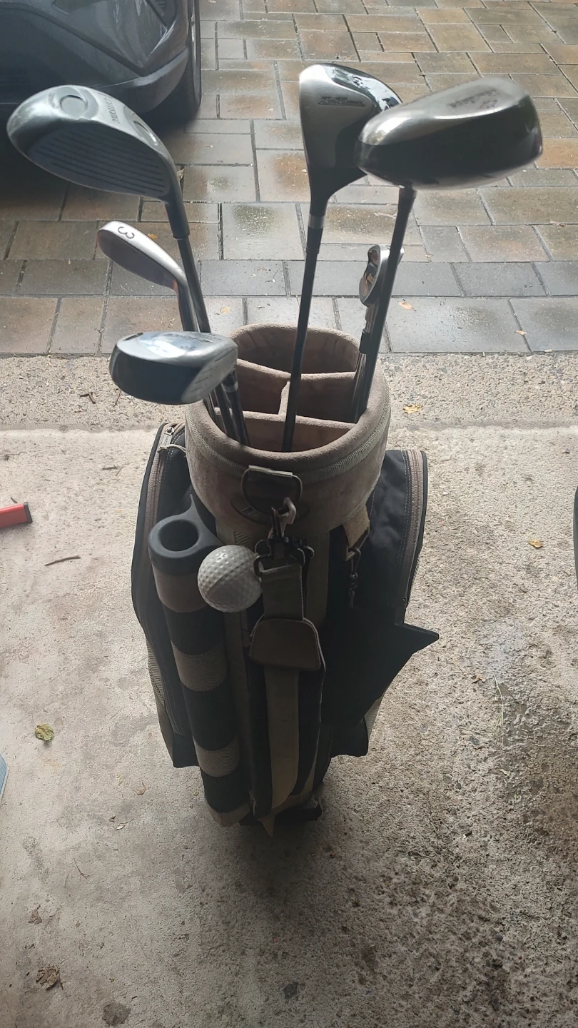 Tourmaster Golf Bag with Clubs