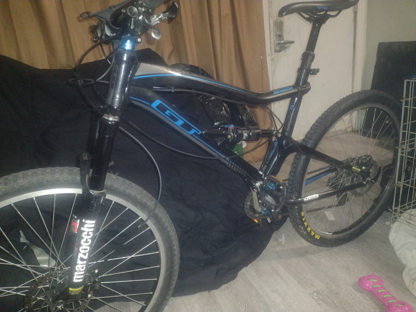 GT Sensor Full Suspension Mountain Bike - photo 5