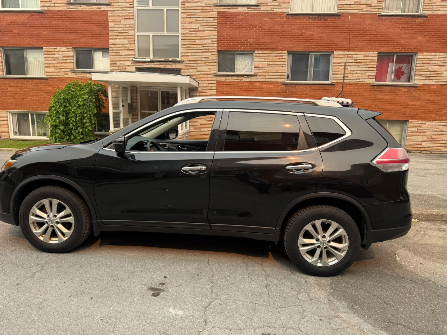 2016bNissan Rogue - photo 2