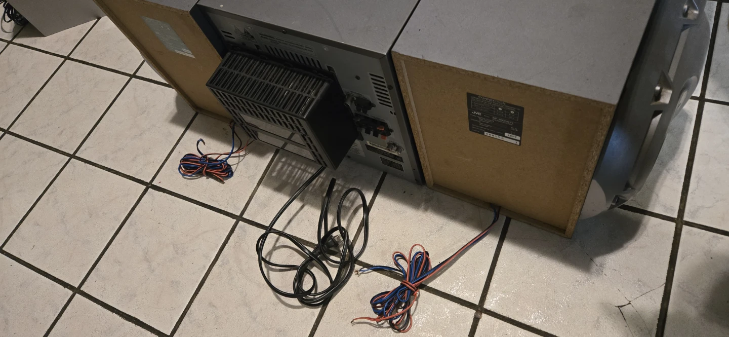 JVC Compact Component System MX-G70 (Speakers and Radio) - photo 2