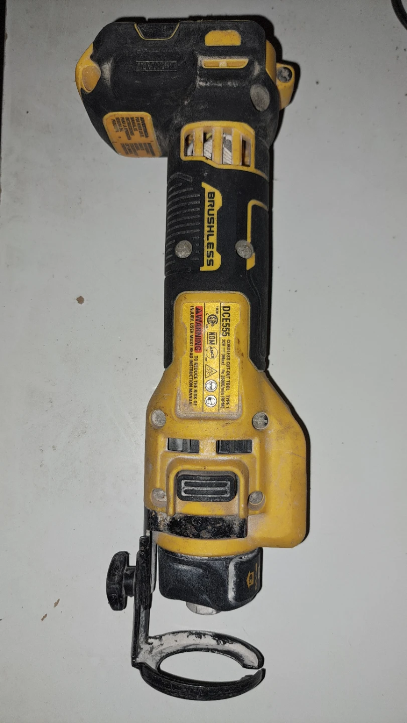 DeWalt DC555 20V Cordless Cut-Out Tool - photo 2