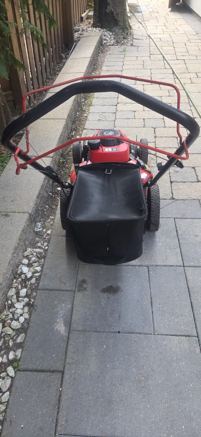 Troy-Bilt Lawn Mower with Honda GCV160 Engine - photo 3